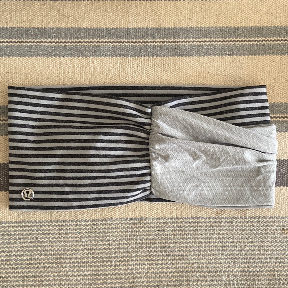 EUC lululemon head band